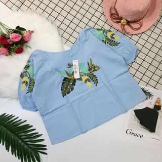 Áo kiểu thêu lá cây