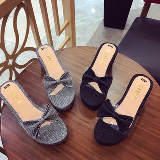 Xuồng no kim tuyến