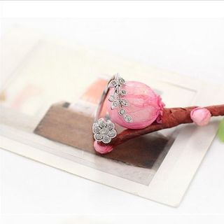 AH21 Nhẫn hoa mai đính đá