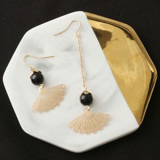 AH104 Bông tai hình quạt style không đối xứng