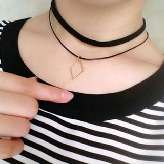 Dây chuyền mẫu mới y hình giá sỉ 10k