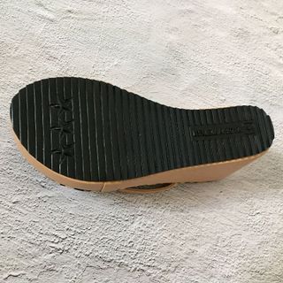 Dép suồng nền beo quai kẹp đầu khóa cực sang