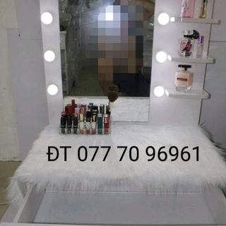 bàn trang điểm nhựa Đài Loan TẶNG THẢM LÔNG ĐÈN LED