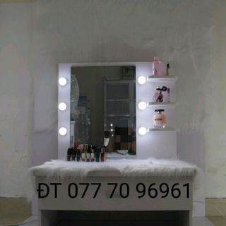 bàn trang điểm nhựa Đài Loan TẶNG THẢM LÔNG ĐÈN LED