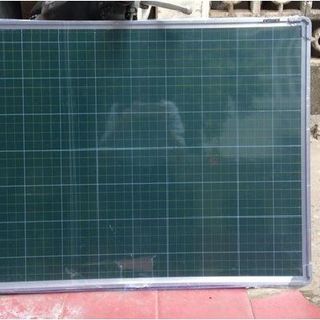 Bảng từ xanh viết phấn kẻ ô li Tiểu học KT 06x08m