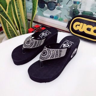 Dép xuồng giá rẻ