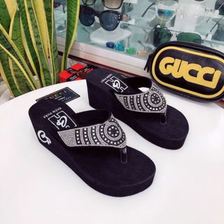 Dép xuồng giá rẻ