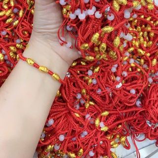 AH975 Vòng chỉ đỏ 3 hạt đậu may mắn bình an