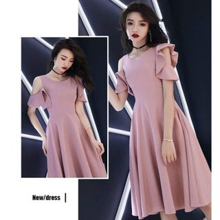 Đầm Xòe Cut Out Vai Cổ Tim