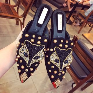 Dép sục mặt hồ ly đá