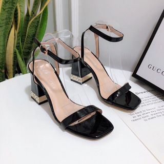 Giày sandal gót đá