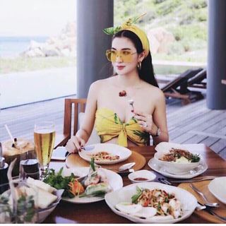 Kính nhiều màu siêu xinh