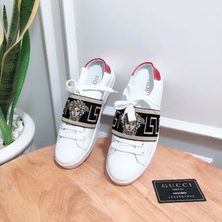 Bata sục