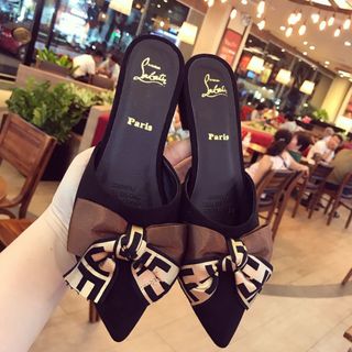 Sục nơ