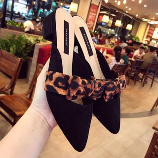 Dép sục nơ beo