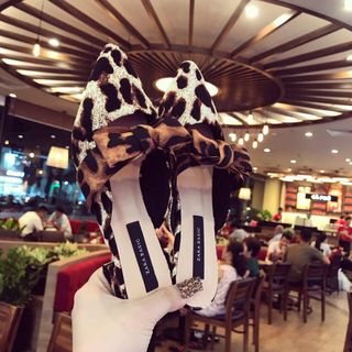 Dép sục nơ beo
