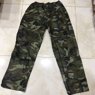 BỘ QUẦN ÁO ĐI MƯA BẰNG VẢI DÙ SIÊU BỀN HỌA TIẾT LÍNH