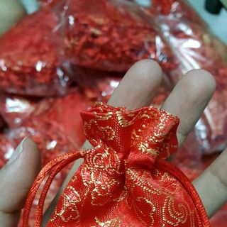 Túi gấm nhỏ dùng để đựng trang sức hay tiền xu may mắn
