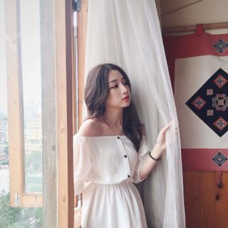 đầm trễ vai 2 màu trắng vàng siêu xinh
