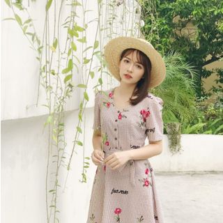 đầm xô thêu hoa mùa hè