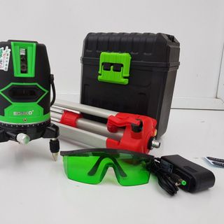 máy cân bằng laser tia xanh ECNKO