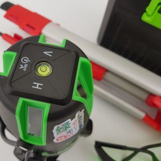 máy cân bằng laser tia xanh ECNKO