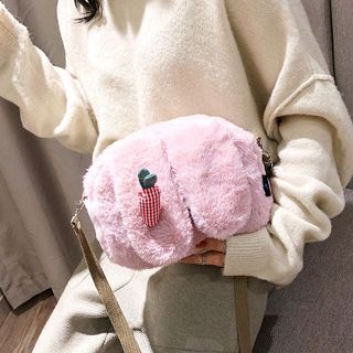 túi đeo hình tai thỏ