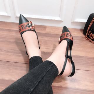 Giày sandal bit mui