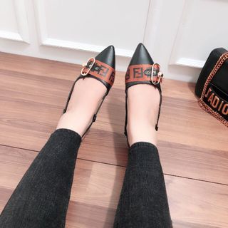 Giày sandal bit mui