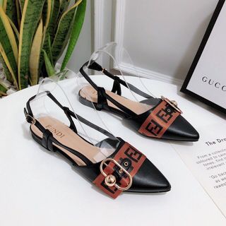 Giày sandal bit mui
