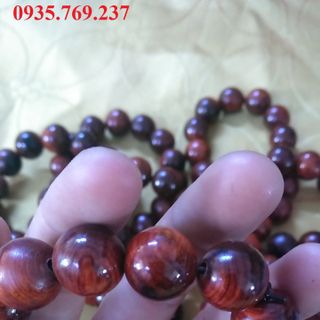 vòng đeo tay bằng gỗ