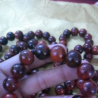 vòng đeo tay bằng gỗ