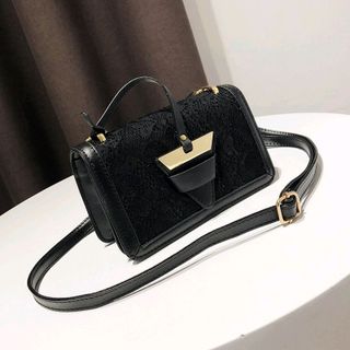 túi đeo hoạ tiết ren