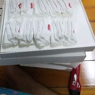 cần thanh lí 5000 đôi vớ nam