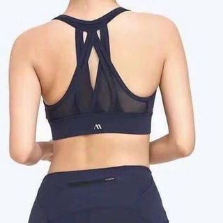 Áo tập 3 lỗ chéo ngược