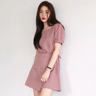 đầm caro cổ vuông tà đắp chéo