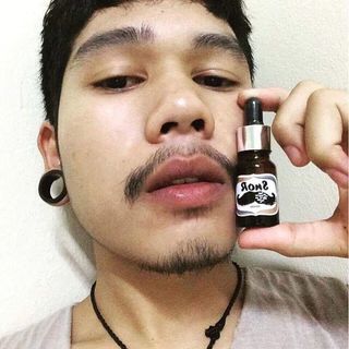 Snor mọc râu