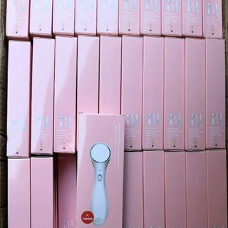 Máy massage rửa mặt bằng I-on âm dương