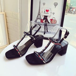 Giày sandal đá nhiều mau gia re