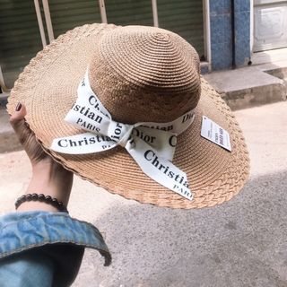 Nón vành đi biển