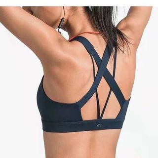 Áo tập 3 lỗ dây nhỏ V
