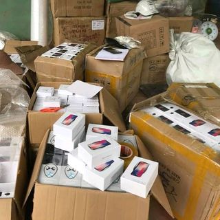 Kẹp điện thoại kèm sạc không dây cho ô tô Smart Sensor