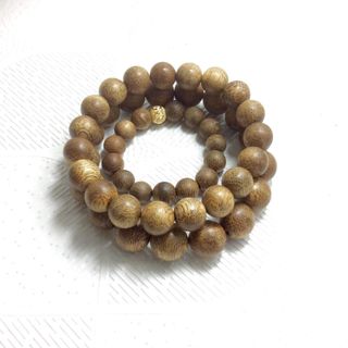 Vòng tay trầm hương