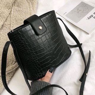 TÚI DA RẮN HOT ĐIÊN ĐẢO