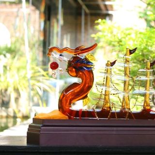 Bình đựng Rượu thuyền buồm Phong Thủy
