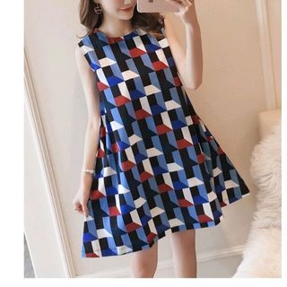 Đầm suông họa tiết đa giác