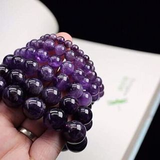 Vòng đá phong thủy thạch anh tím vân mây 12li