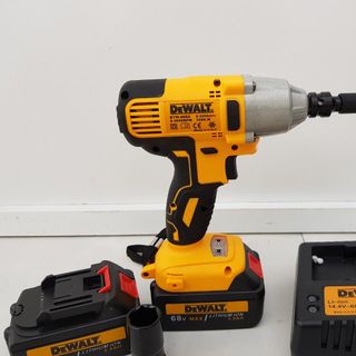 máy bắn vít bằng pin dewalt 68v