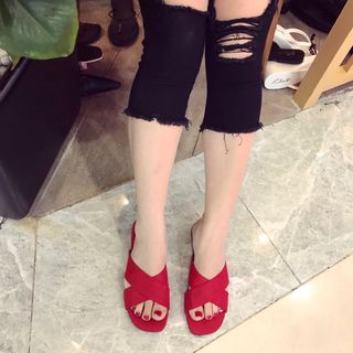 Dép quai chéo chất vải