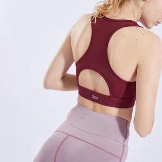 Áo tập 3 lỗ khoét lưng 1/2